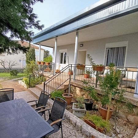 Holiday Home Lola - Large Outdoor Area 스타리그라드 파클레니차 외부 사진