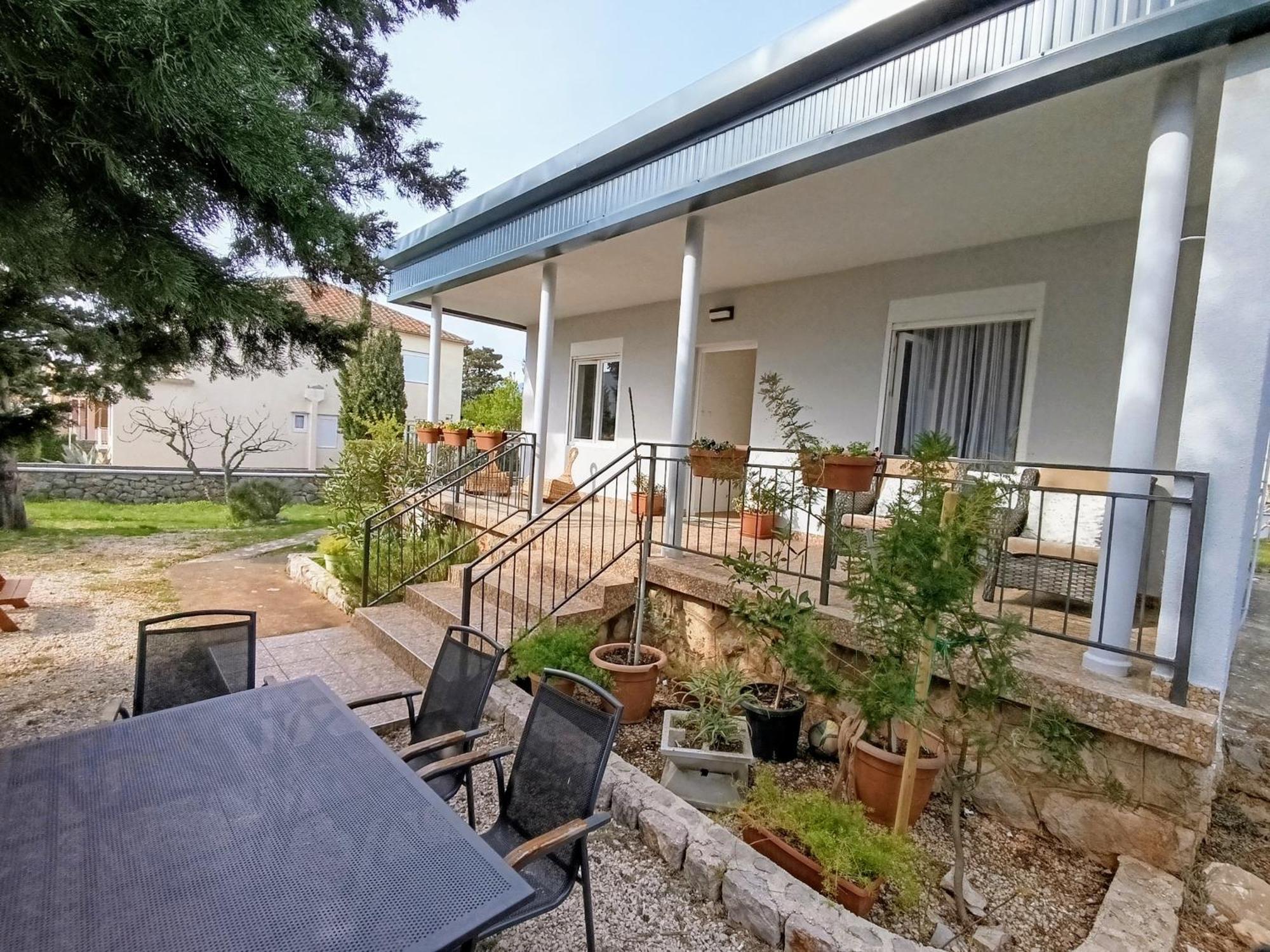 Holiday Home Lola - Large Outdoor Area 스타리그라드 파클레니차 외부 사진